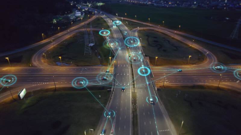 Autobahn mit Laserbeschriftungen